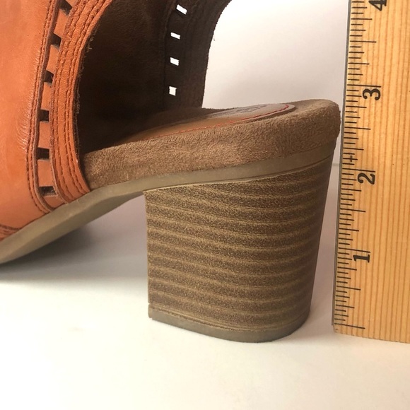 ROCKPORT 2-1/2 inch Leather Heels in Cognac Cobb Hill Collection Size 7 - Picture 6 of 10